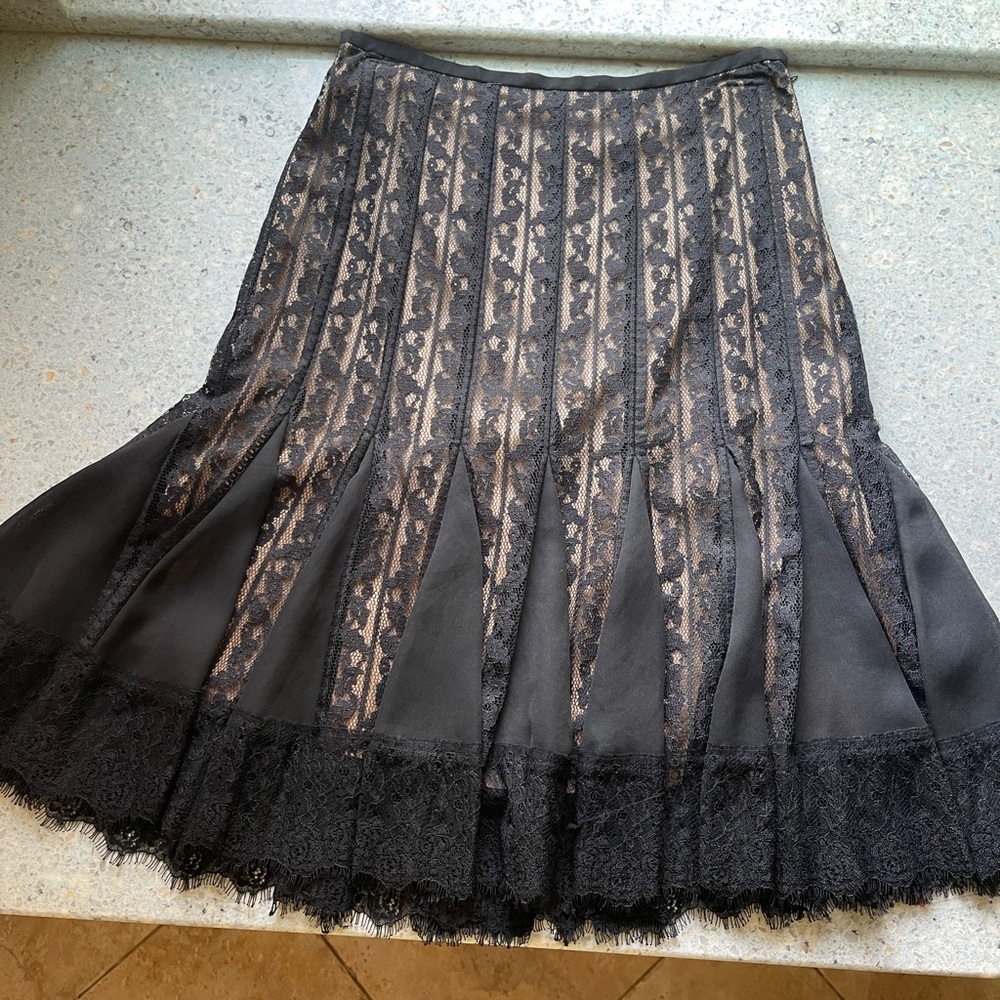 Ann Taylor LOFT Petites Black Lace Skirt - Size 2P ✨
